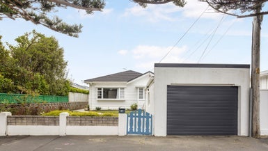 23 Falkirk Avenue, Seatoun, Wellington - Carousel 1