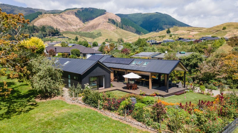 9 Quail Rise, Stoke, Nelson - Carousel 1