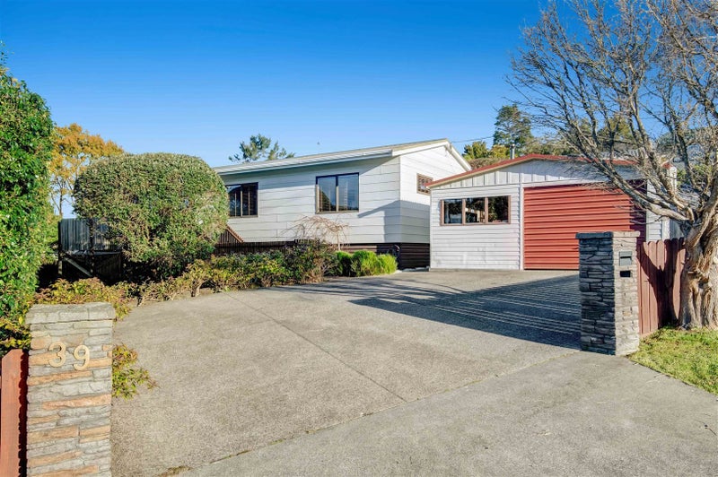 39 D'Oyly Drive, Stanmore Bay, Whangaparaoa - Carousel 1