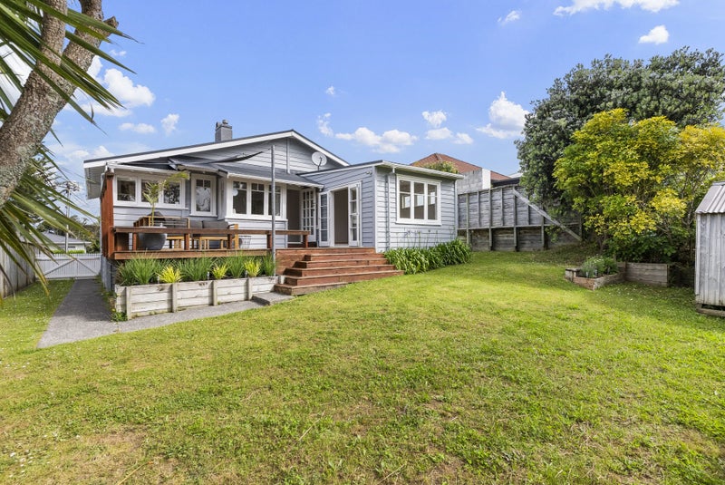 24 Le Roy Terrace, Birkenhead, Auckland - Carousel 2