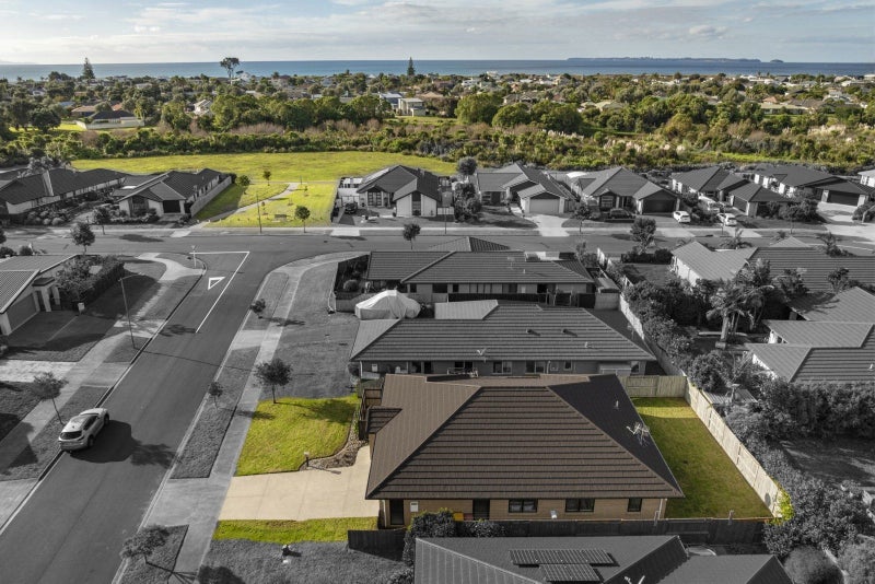 10 Whaley Avenue, Papamoa Beach, Papamoa - Carousel 2