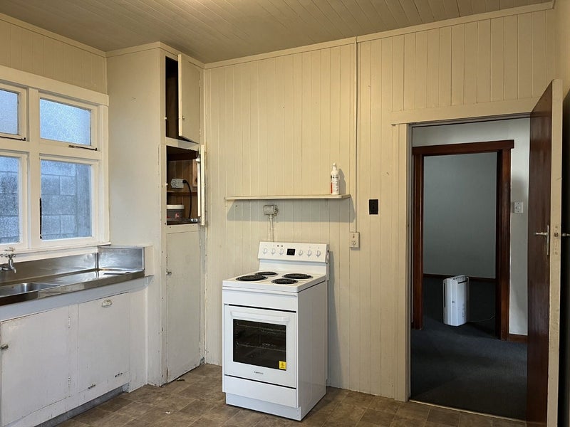 402A Queen Street East, Hastings - Carousel 6