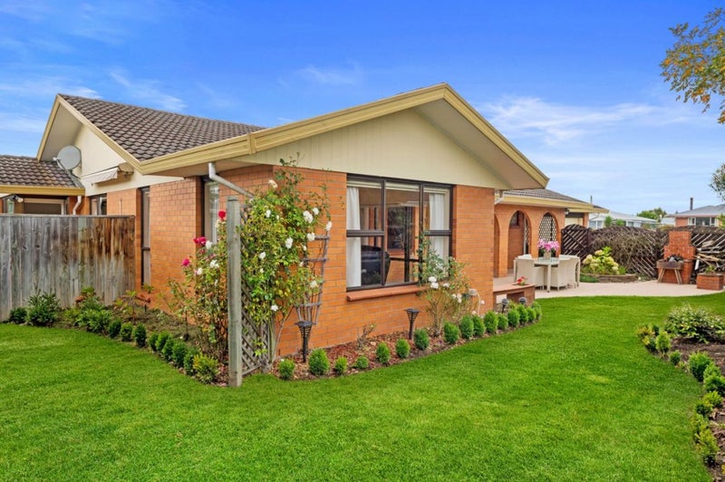 152 Sawyers Arms Road, Northcote, Christchurch - Carousel 1