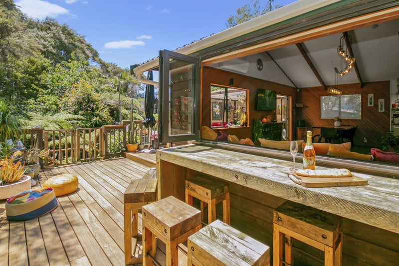 149 Atkinson Road, Titirangi, Auckland - Carousel 1