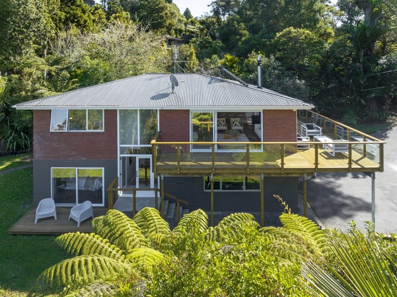 236A Scenic Drive, Titirangi, Auckland - Carousel 2