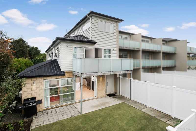 1E Bollard Avenue, Mount Albert, Auckland - Carousel 1