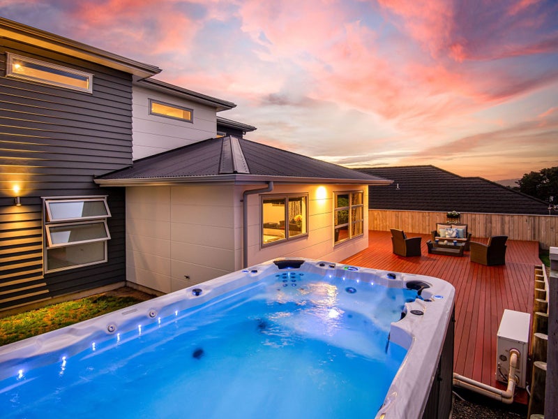 17 Ken Douglas Drive, Aotea, Porirua - Carousel 2