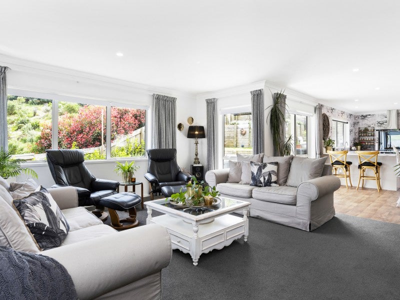 16 Antrim Glade, Welcome Bay, Tauranga - Carousel 1