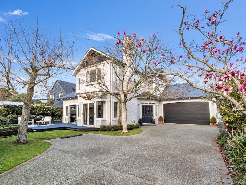 42 Manapouri Crescent, Hokowhitu, Palmerston North - Carousel 1