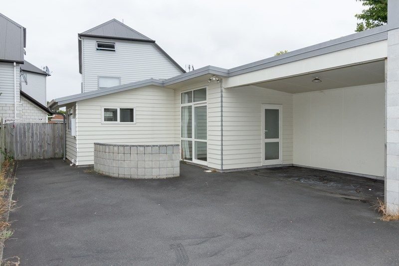 8B Snead Place, Hamilton East, Hamilton - Carousel 1