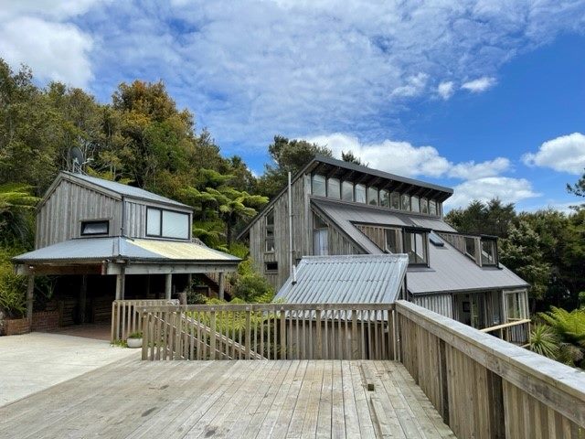 8 Dalmeny Close, Murrays Bay, Auckland - Carousel 2