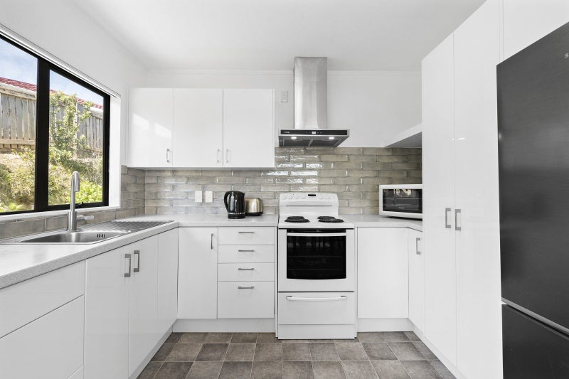 30 Rose Street, Ranui, Porirua - Carousel 2