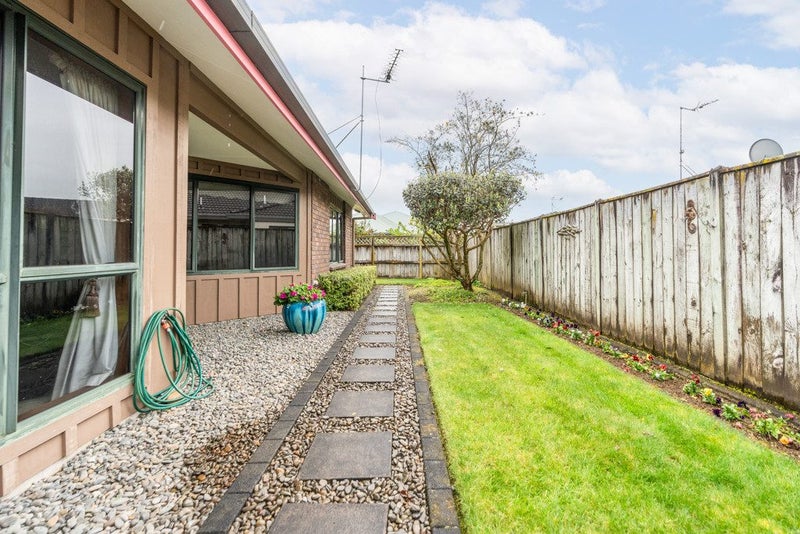 6 Earls Court, Hillcrest, Hamilton - Carousel 30