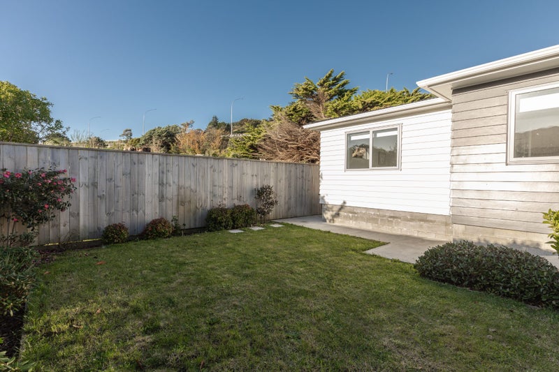 41 Collins Avenue, Tawa, Wellington - Carousel 19
