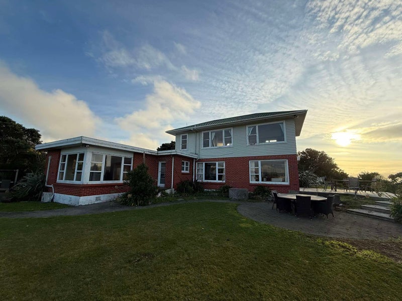 17 Rakeiora Grove, Korokoro, Lower Hutt - Carousel 1