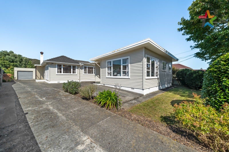 6 Foster Street, Taita, Lower Hutt - Carousel 1