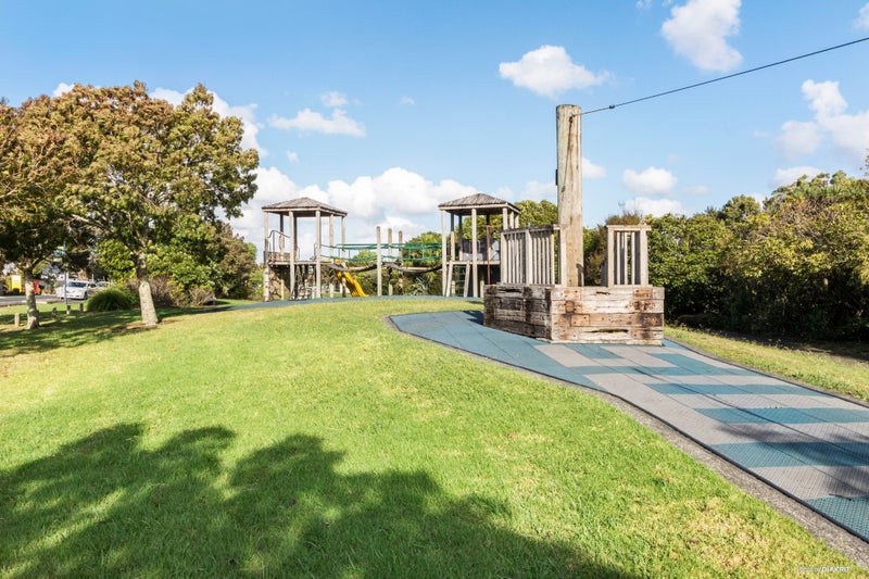 2/723 Swanson Road, Swanson, Auckland - Carousel 13