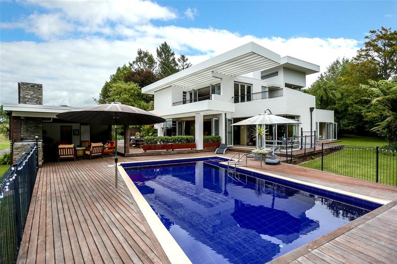 531 South Road, Omata, New Plymouth - Carousel 1