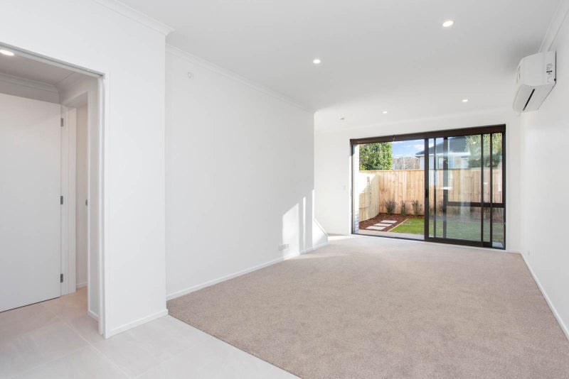 2 Gazala Lane, Panmure, Auckland - Carousel 1
