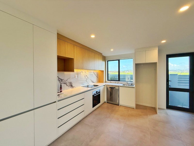 54 Elm Street, Avondale, Auckland - Carousel 1