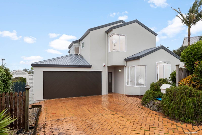 25 Westpark Drive, West Harbour, Auckland - Carousel 1