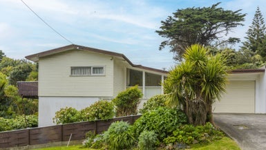 29 View Road, Titahi Bay, Porirua - Carousel 1