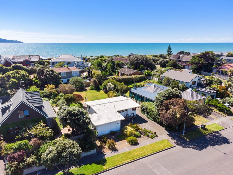 175 Tutere Street, Waikanae Beach, Waikanae - Carousel 2