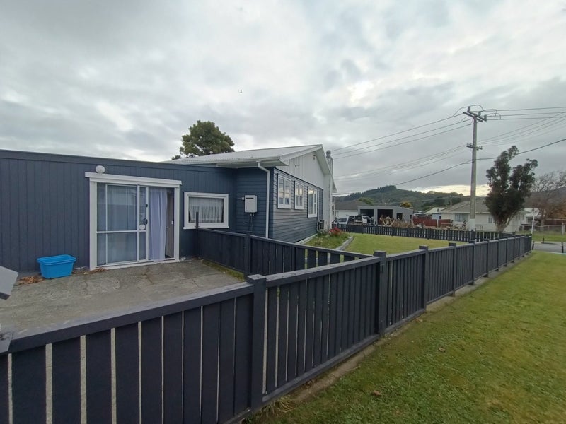 4 Rata Street, Wainuiomata, Lower Hutt - Carousel 2