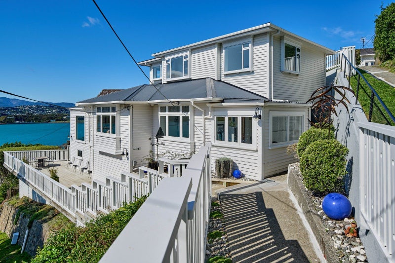 16 Belvedere Road, Hataitai, Wellington - Carousel 1
