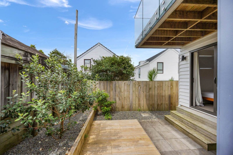3182E Great North Road, New Lynn, Auckland - Carousel 10