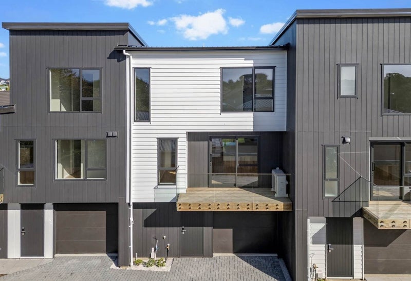 24E Wayne Drive, Mangere, Auckland - Carousel 1