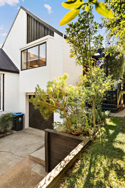 2/20 Houghton Street, Meadowbank, Auckland - Carousel 1