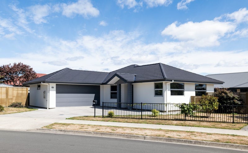 12 Fullford Drive, Richmond, Richmond - Carousel 2