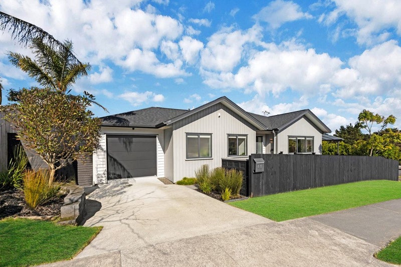 24 Jezero Drive, Massey, Auckland - Carousel 1