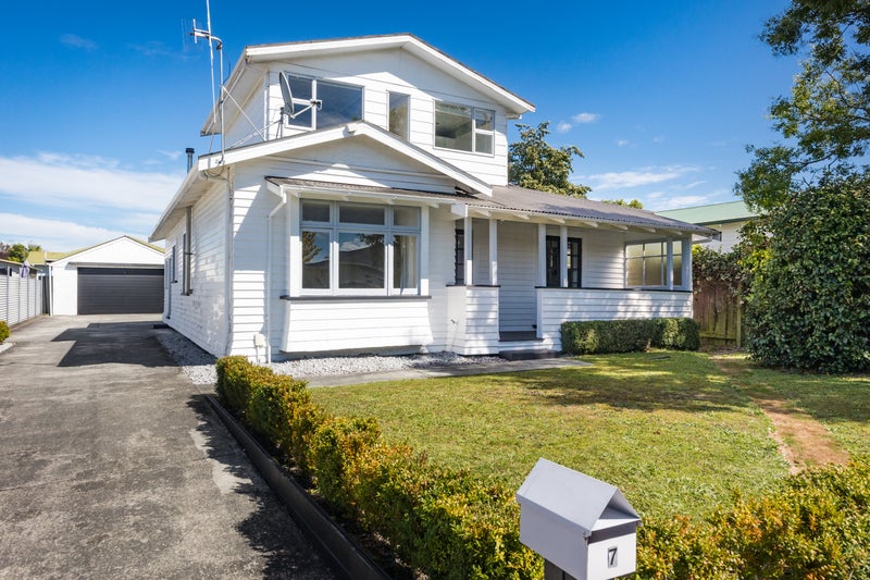 7 Karaka Street, Hokowhitu, Palmerston North  - Carousel 1