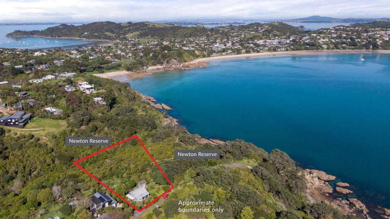25 Newton Road, Oneroa, Waiheke Island - Carousel 1