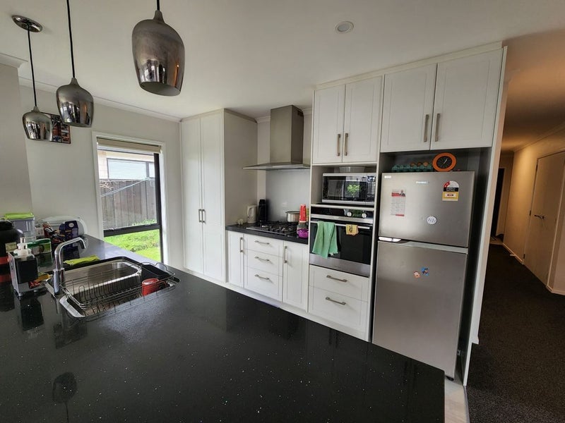 10 Passchendaele Grove, Trentham, Upper Hutt - Carousel 2