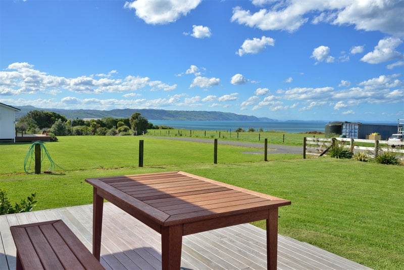 9 Browns Rise, MAHIA, NUHAKA - Carousel 6