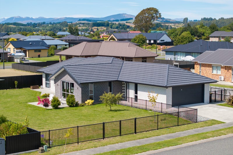 10 Rodeo Drive, Te Anau, Te Anau - Carousel 1