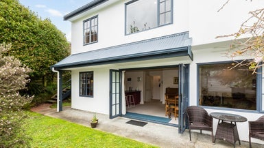 1 Blakey Avenue, Karori, Wellington - Carousel 1