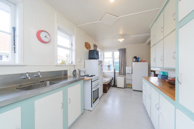 33 Andrew Avenue, Roslyn, Palmerston North - Carousel 2