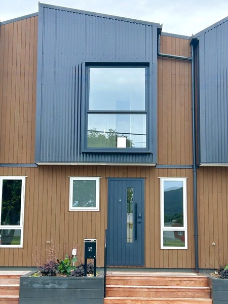 1F Roberts Street, Epuni, Lower Hutt - Carousel 1