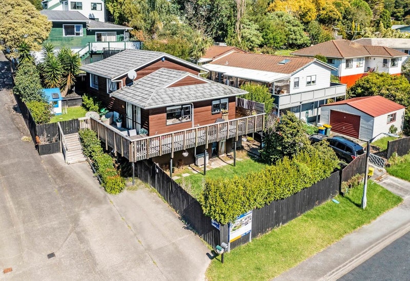 1/111 Spinella Drive, Bayview, Auckland - Carousel 2