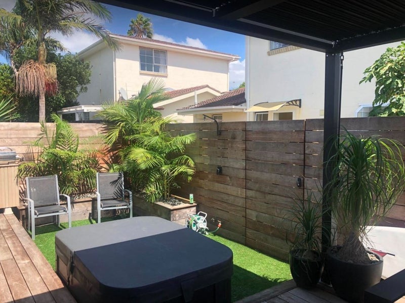 2/8 Cecil Road, Milford, Auckland - Carousel 2