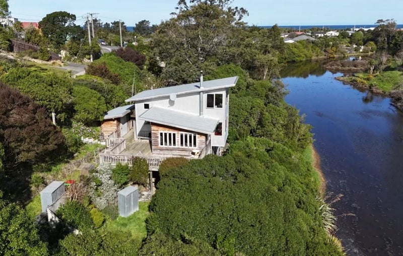 30 McIntosh Road, Brighton, Dunedin - Carousel 1