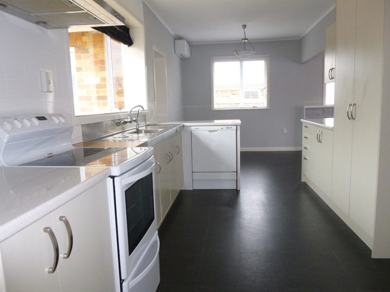 24 McNicol Street, Fairfield, Hamilton - Carousel 2