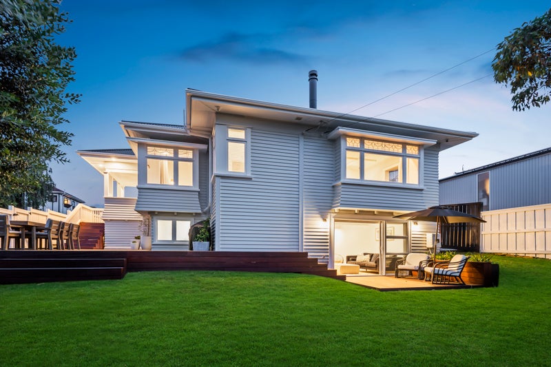 12 Hadfield Avenue, Waterview, Auckland - Carousel 1