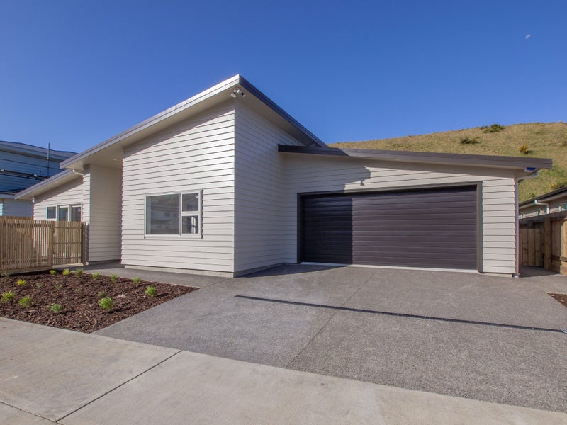 38 Rochdale Drive, Churton Park, Wellington - Carousel 1