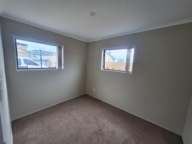 517 Massey Road, Mangere, Auckland - Carousel 2