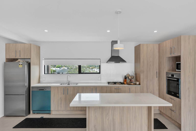 8/15 Wyllie Road, Papatoetoe, Auckland - Carousel 1